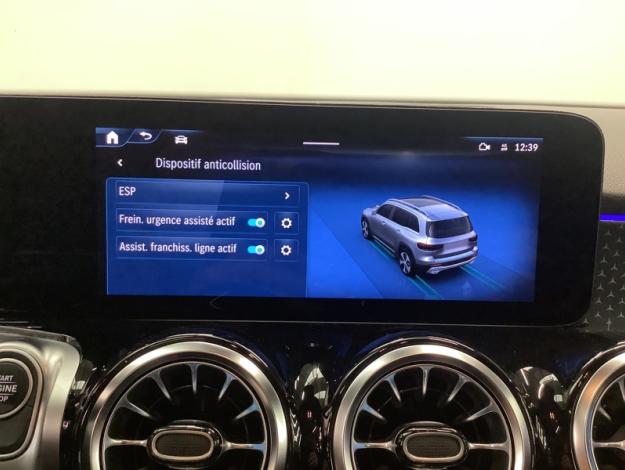 MERCEDES-BENZ GLB 180 Luxury Line Pano Attelage  