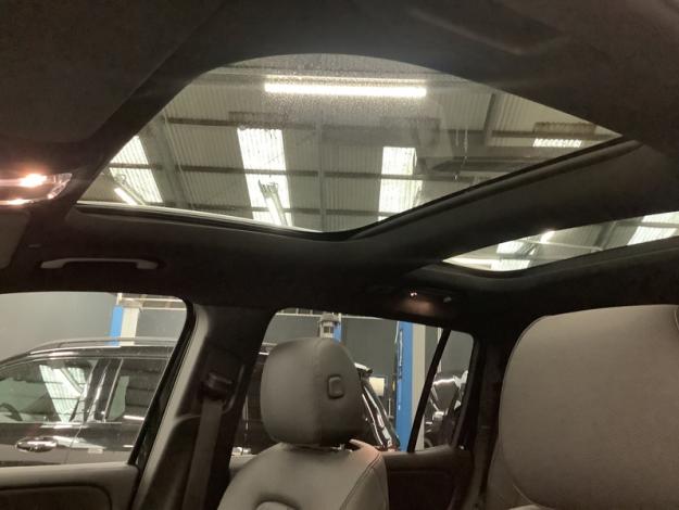 MERCEDES-BENZ GLB 180 Luxury Line Pano Attelage  