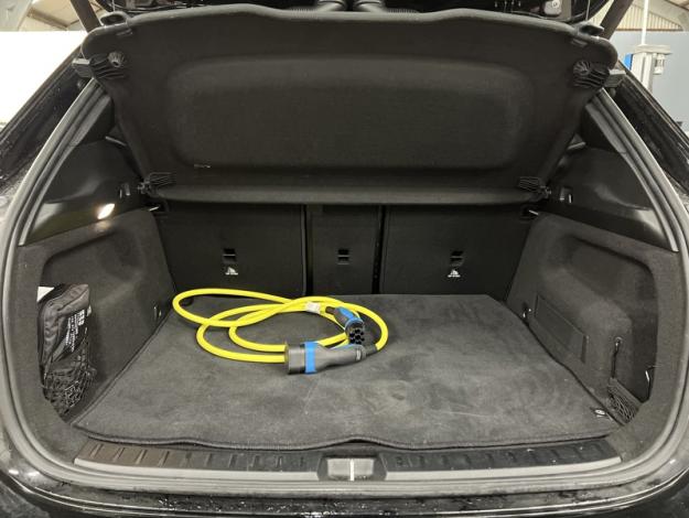 MERCEDES-BENZ EQA 250 AMG Pack Night   