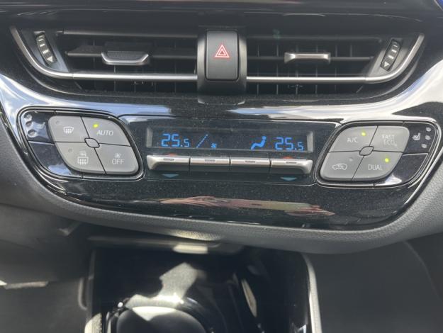 TOYOTA C-HR 122h Graphic  