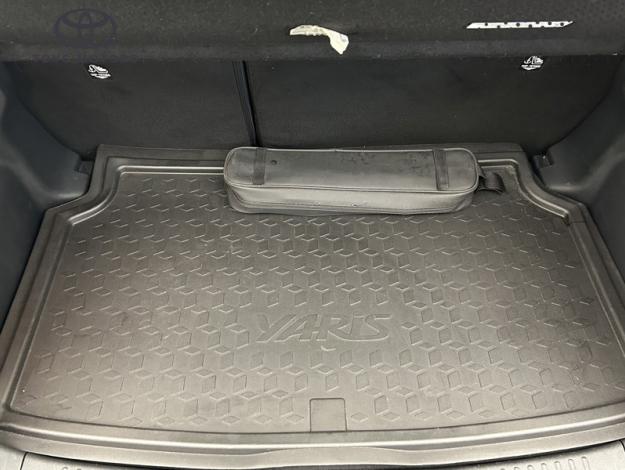 TOYOTA Yaris 116h Dynamic  