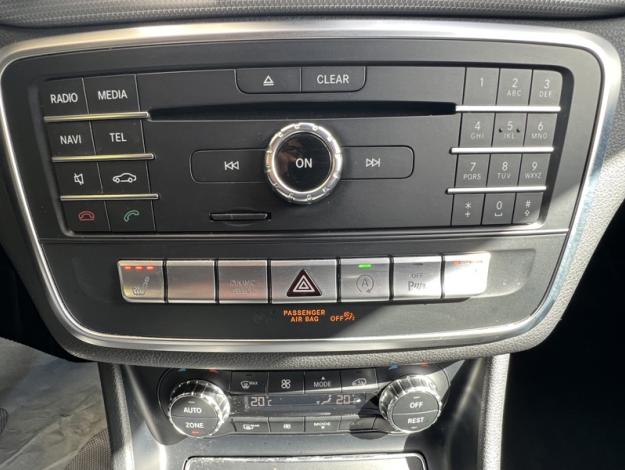 MERCEDES-BENZ GLA 180 Sensation Urban 