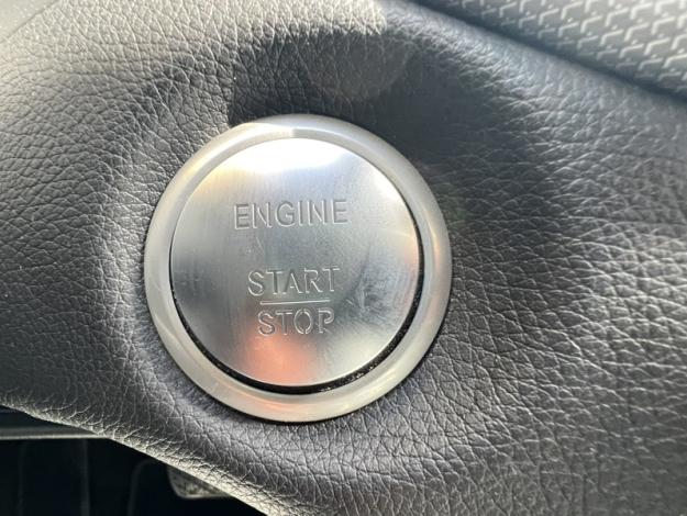 MERCEDES-BENZ GLA 180 Sensation Urban 