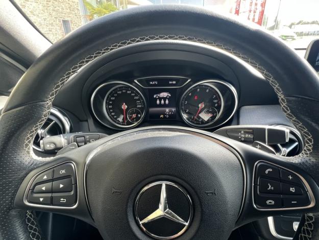 MERCEDES-BENZ GLA 180 Sensation Urban 