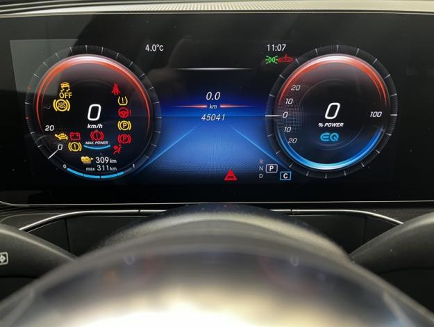 MERCEDES-BENZ EQC 400 4MATIC AMG line  