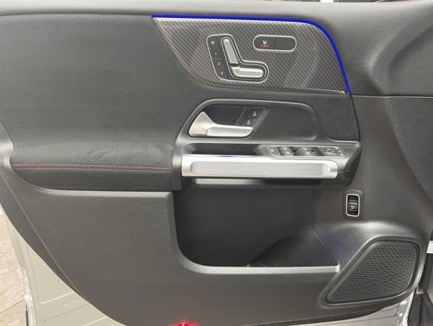 MERCEDES-BENZ GLB 200 d AMG Line  