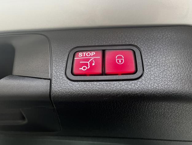 MERCEDES-BENZ GLB 200 d AMG Line  