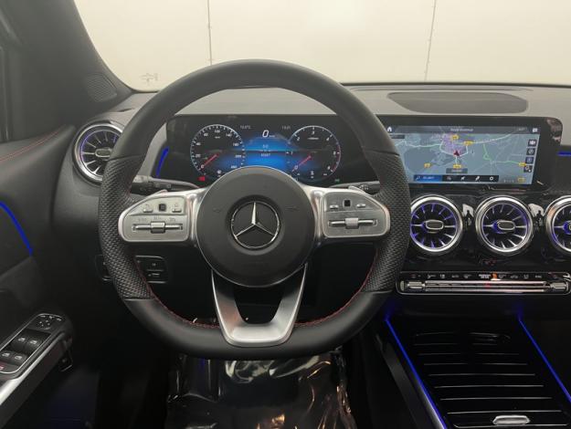 MERCEDES-BENZ GLB 200 d AMG Line  