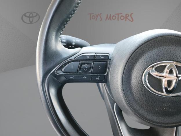 TOYOTA Yaris 1.5 HYBRID 116H DESIGN   