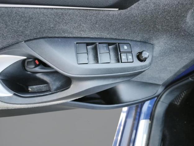 TOYOTA Yaris 1.5 HYBRID 116H DESIGN   