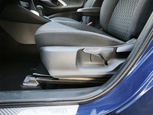 TOYOTA Yaris 1.5 HYBRID 116H DESIGN   