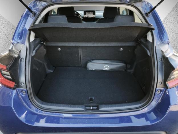 TOYOTA Yaris 1.5 HYBRID 116H DESIGN   