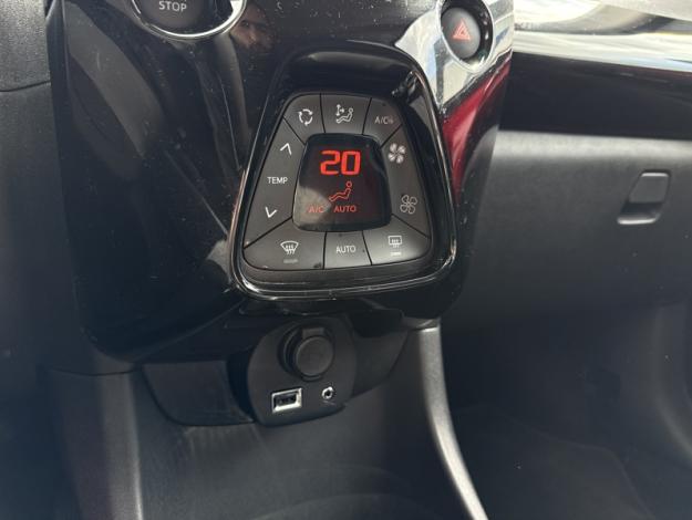 TOYOTA Aygo 1.0 VVT-i x-clusiv zen  