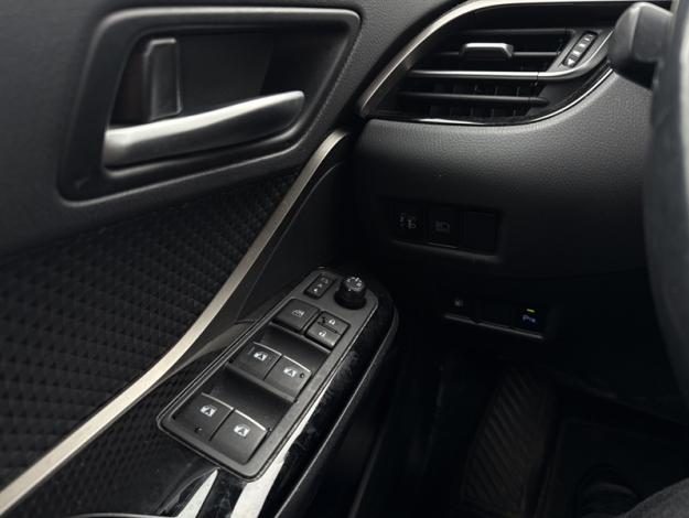 TOYOTA C-HR 1.8 HYBRIDE 122 EDITION  