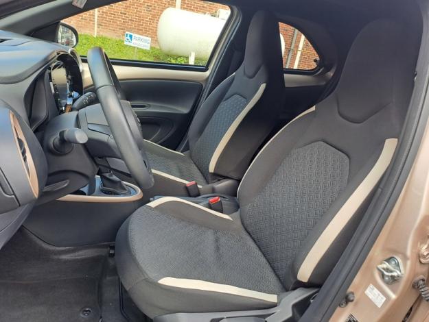 TOYOTA Aygo X 1.0 S-CVT 72 Design   