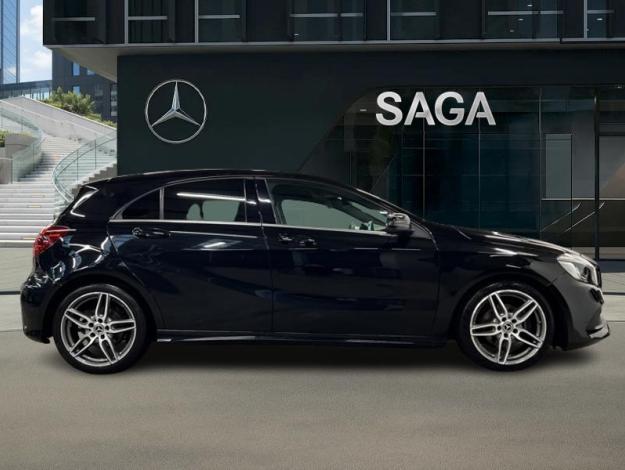 MERCEDES-BENZ A 180 AMG Line  