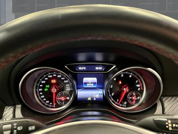 MERCEDES-BENZ A 180 AMG Line  