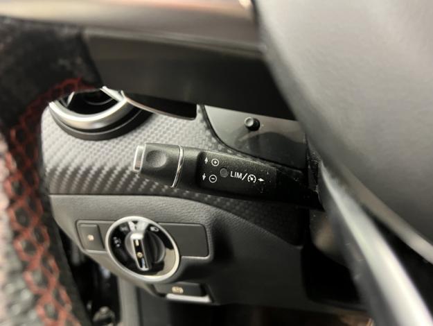 MERCEDES-BENZ A 180 AMG Line  