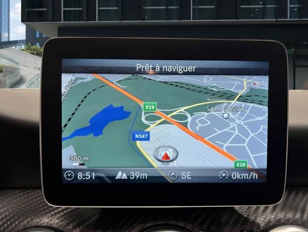 MERCEDES-BENZ A 180 AMG Line  