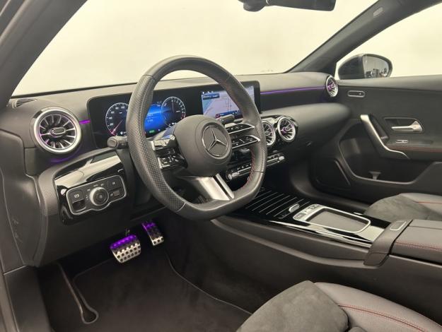 MERCEDES-BENZ A 250 e AMG Pack Night Toit Pano  