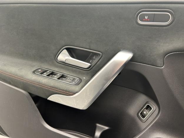 MERCEDES-BENZ A 250 e AMG Pack Night Toit Pano  