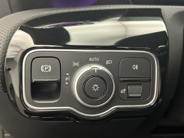 MERCEDES-BENZ A 250 e AMG Pack Night Toit Pano  