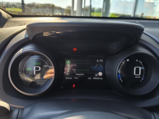 TOYOTA Yaris Cross Hybrid 2WD Design   