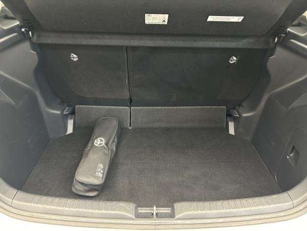 TOYOTA Yaris 70 VVT-i Dynamic  