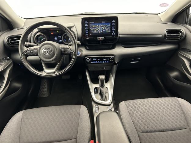 TOYOTA Yaris 116h Design  