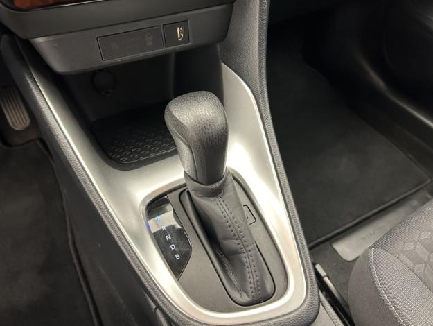 TOYOTA Yaris 116h Design  