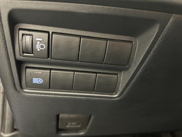 TOYOTA Yaris 116h Design  