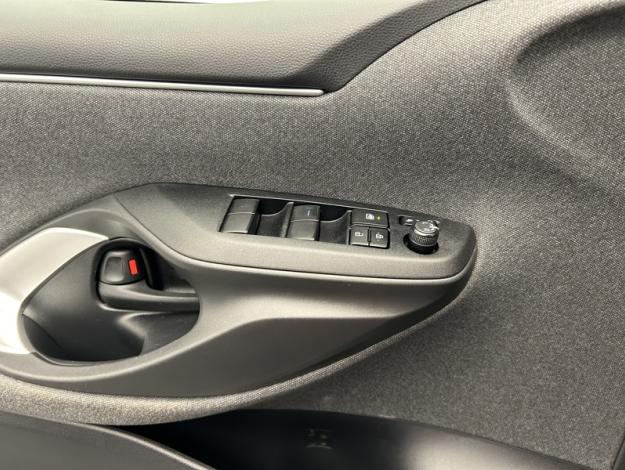 TOYOTA Yaris 116h Design  