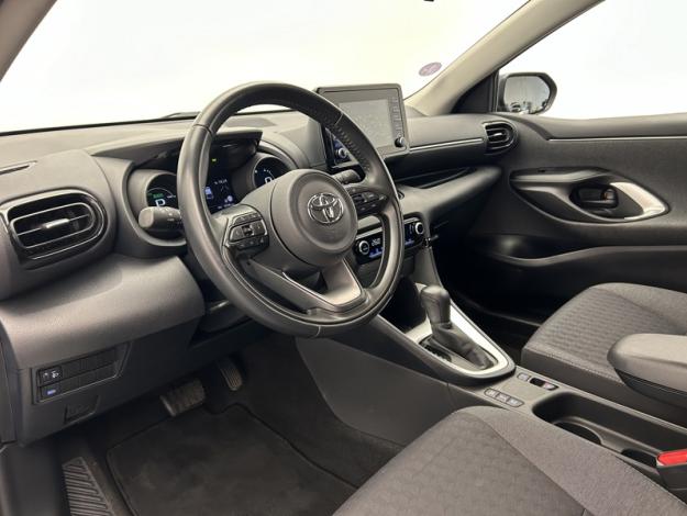 TOYOTA Yaris 116h Design  