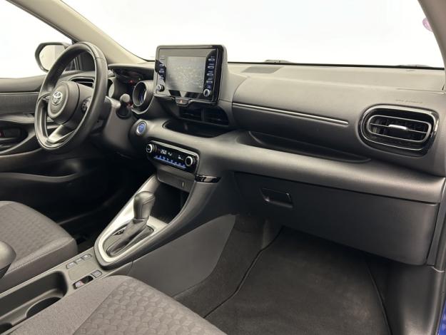 TOYOTA Yaris 116h Design  