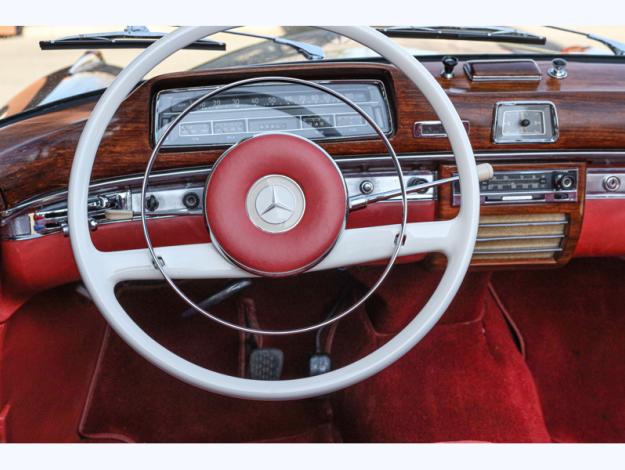 MERCEDES-BENZ 220 SE Ponton Cabriolet  