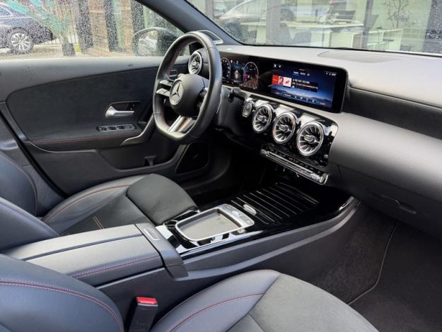 MERCEDES-BENZ A 180 d AMG Pack Night Facelift  