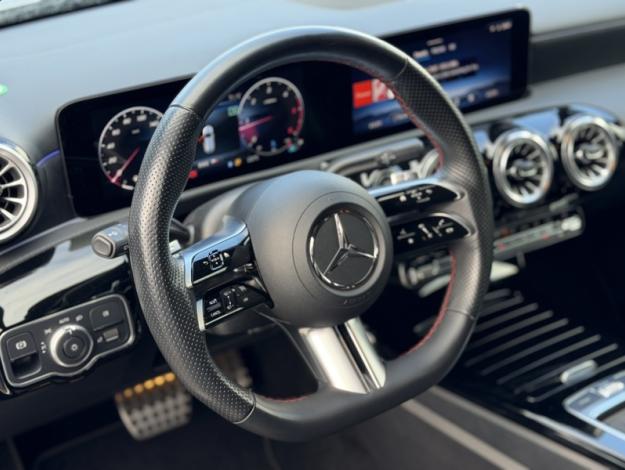 MERCEDES-BENZ A 180 d AMG Pack Night Facelift  