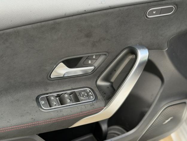 MERCEDES-BENZ A 180 d AMG Pack Night Facelift  