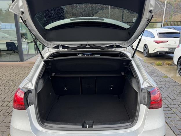 MERCEDES-BENZ A 180 d AMG Pack Night Facelift  