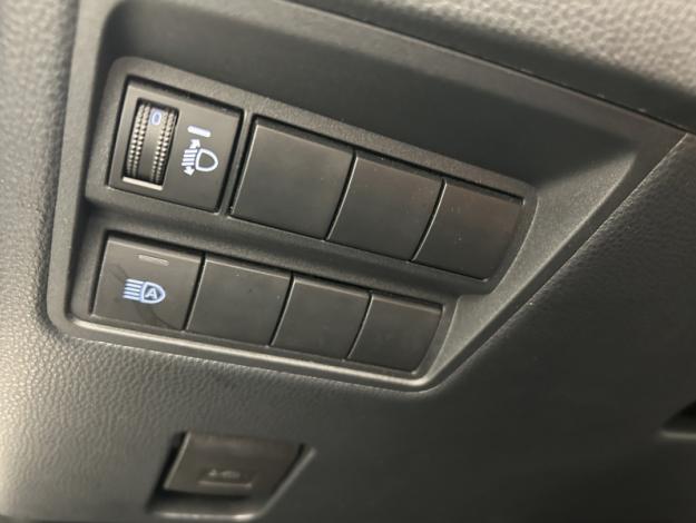 TOYOTA Yaris 116h Dynamic  