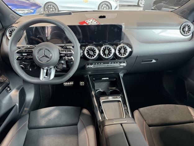 MERCEDES-BENZ GLA Mercedes-AMG  35 4MATIC  Mercedes-AMG GLA 35 4MATIC