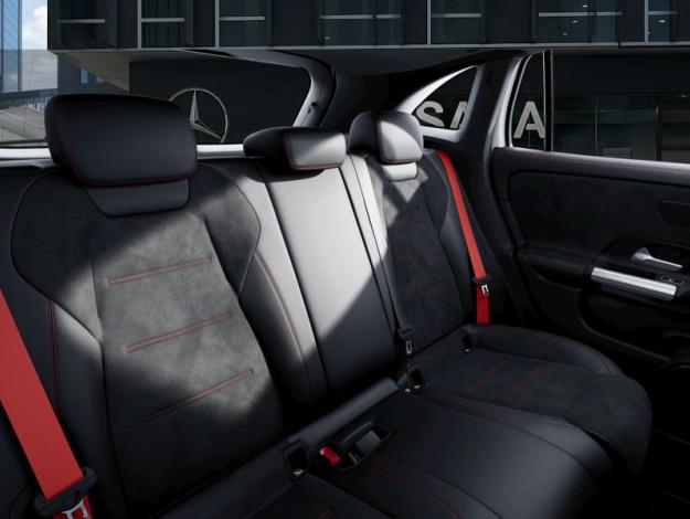 MERCEDES-BENZ GLA-Klasse Mercedes-AMG GLA 35 4MATIC Off-Roader