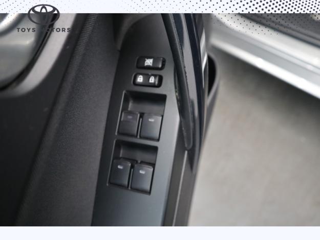 TOYOTA Auris HYBRID 136h COLLECTION   