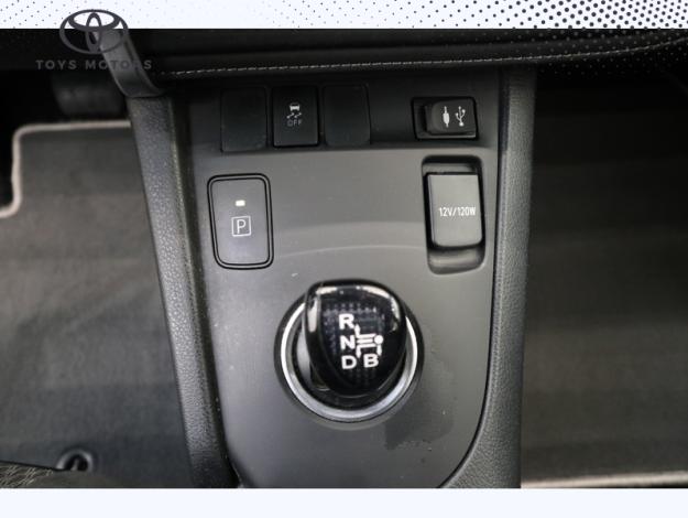 TOYOTA Auris HYBRID 136h COLLECTION   