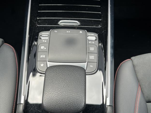 MERCEDES-BENZ GLA 200 d AMG Line  