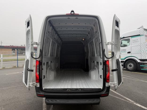 MERCEDES-BENZ Sprinter 317 CDI Fourgon Toit sureleve Long First 