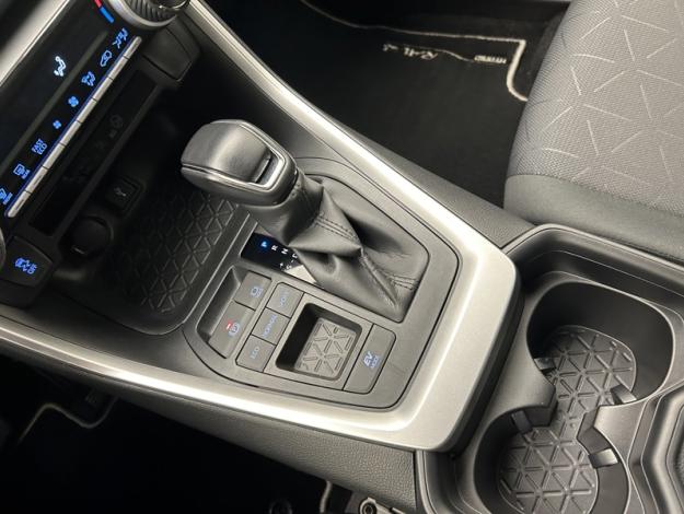 TOYOTA RAV4 2WD 218ch Dynamic  