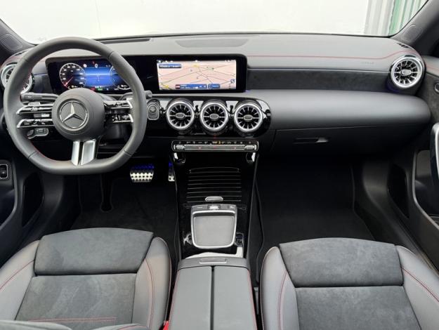 MERCEDES-BENZ CLA Coupé CLA 250 e Hybrid EQ Coupé AMG Line  CLA 250 e Hybrid EQ Coupé AMG Line