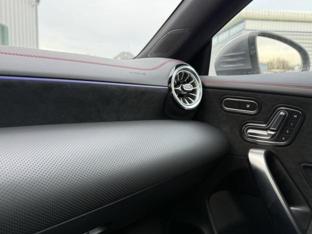 MERCEDES-BENZ CLA Coupé CLA 250 e Hybrid EQ Coupé AMG Line  CLA 250 e Hybrid EQ Coupé AMG Line