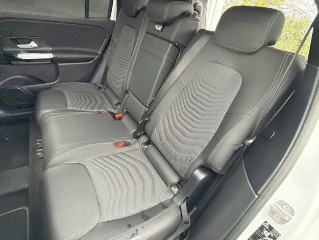 MERCEDES-BENZ GLB 200 d Progressive Line  